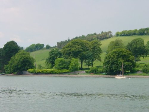 08 Boats moored to east bank above bridge Boats moored on the east side above the bridge