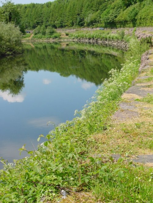 48 kitchenhole from bank at low tide anglers out of sight The Kitchenhole at low tide