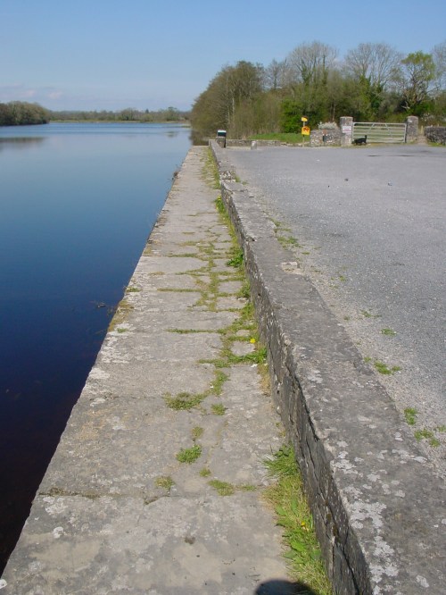 castleconnell-barge-quay-april-2007-10 The quay at Castleconnell