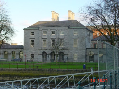 Dukart's Custom House (now the hunt Museum) in Limerick