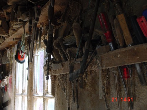 jjq-tools-02 Tools on the walls