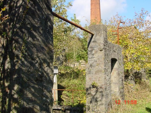 weaving-shed-chimney The weaving shed and a chimney