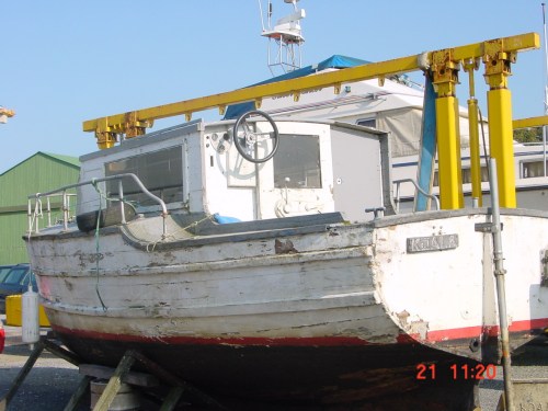 corrib-boats-09_resize Koala at Corrib Rowing and Yacht Club. The yellow thing is a hoist, not the boat's mast
