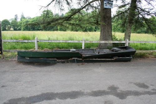 Cots at Inistiogue 7960_resize Two cots at Inistiogue 1 (June 2009)