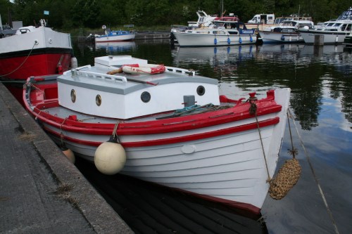 Interesting wooden boat with Lister engine in Dromaan 0001_resize Former lighthouse tender at Dromaan ...