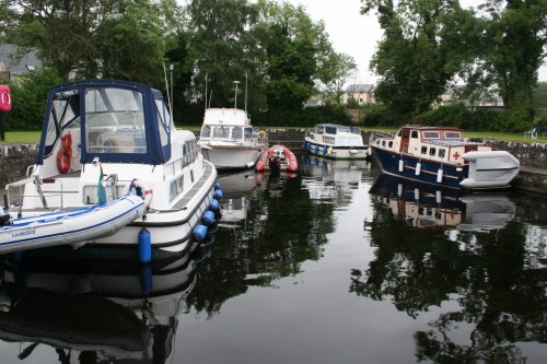 Lady B in two positions in Dromod 1_resize Lady B in Dromod 1