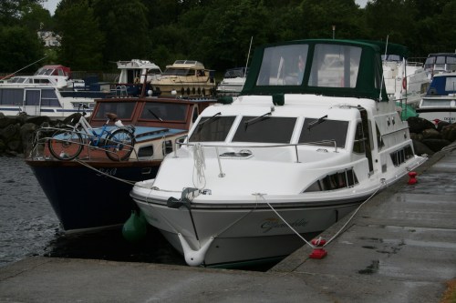 Lady B in two positions in Dromod 2_resize Lady B in Dromod 2