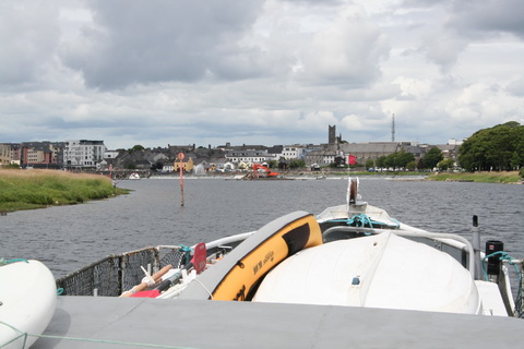 Pontoon-mounted excavator below Athlone July 2010_resize