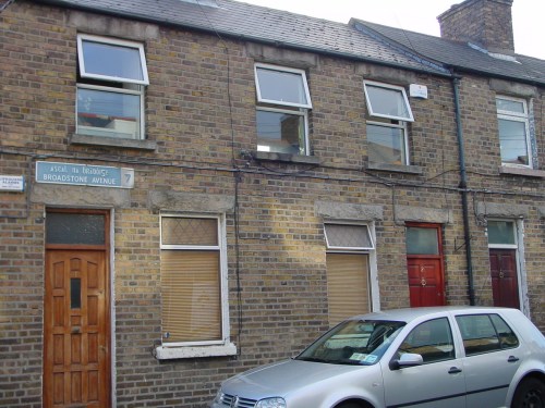 Broadstone Avenue off exit to Constitution Hill