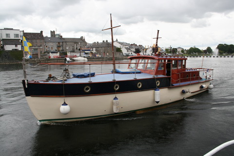 Unidentified wooden cruiser in Athlone July 2010 24_resize