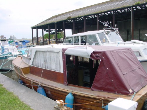 wooden-boat-at-shannon-harbour-01_resize Wooden boat at Shannon Harbour