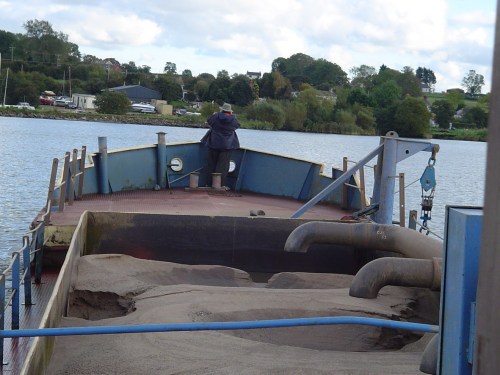 aboard-sand-barge-rams-island-02_resize A load of sand heading for the shore