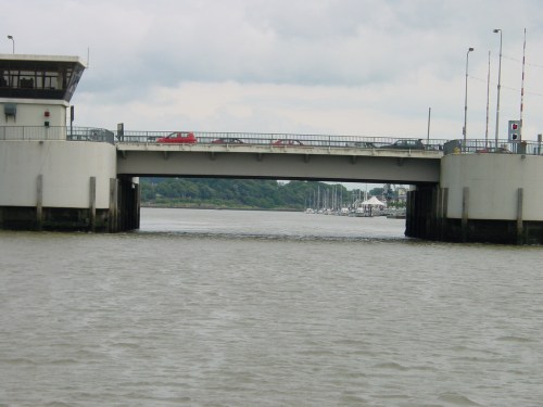 Approaching Rice Bridge 03_resize The (opening) navigation span