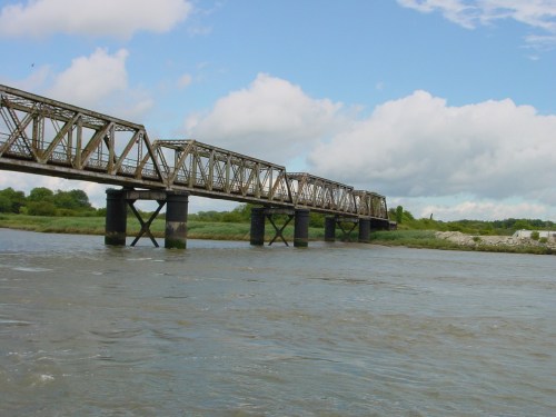Disused railway bridge 03_resize The eastern end of the railway bridge
