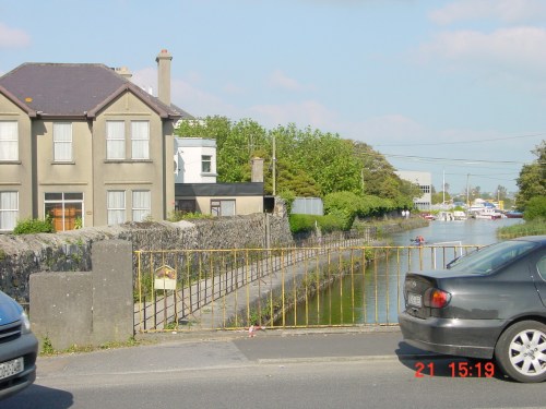 eglinton first bridge 01_resize Looking back upstream