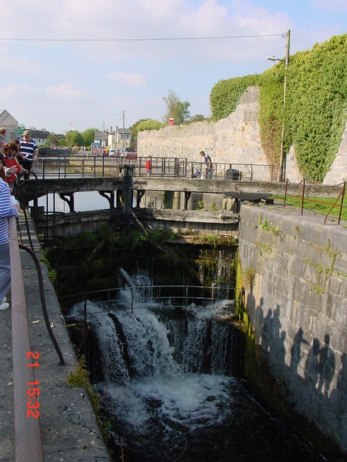 eglinton lock 03_resize The gate: keeping up the level