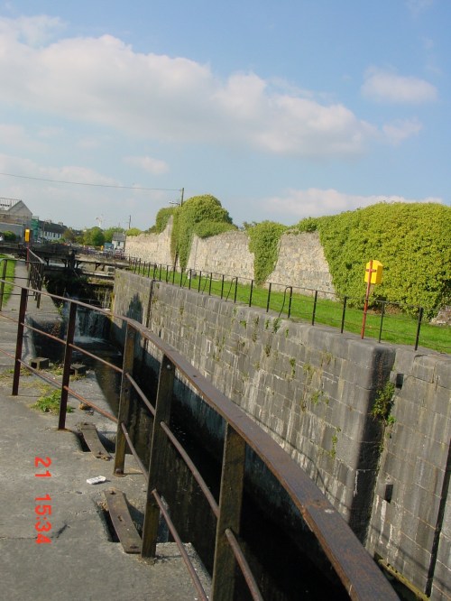 eglinton lock 05_resize Looking along the chamber