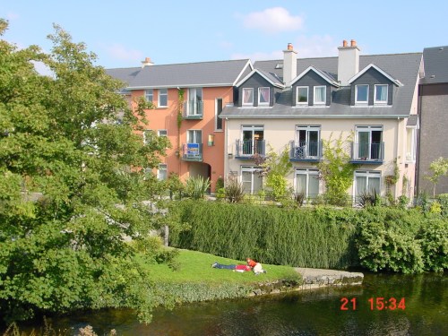 eglinton meeting place 01_resize Scenic, eh?