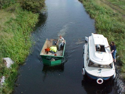 Mvc-106f Approaching a bridge ...