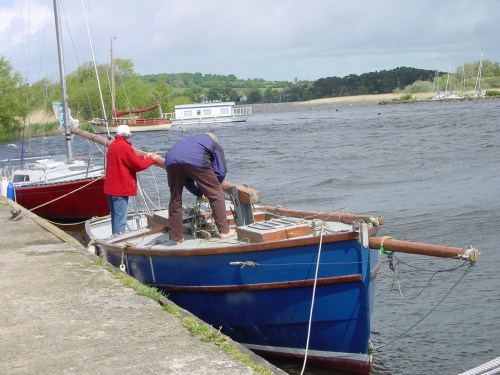 Securing the mast in Dromineer