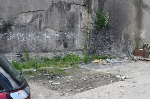 stone-and-kerb_resize Stone kerbing, perhaps marking the edge of the harbour