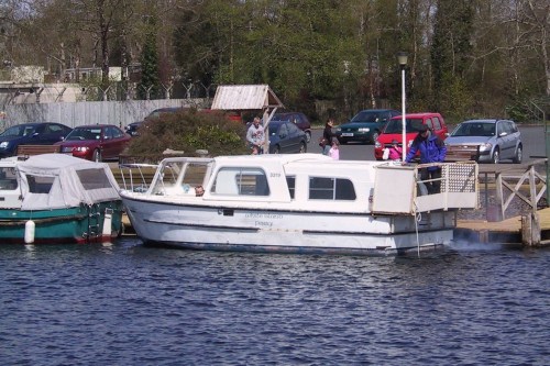 White_Island_Ferry_2006 (copyright Tina)_resize White Island ferry 2006 (copyright Tina of Wasserrausch)