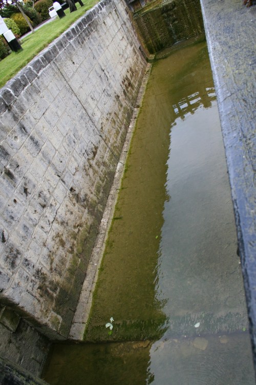 Isn't that stonework lovely?