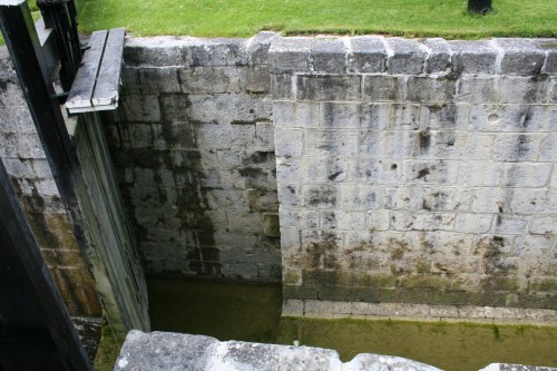 And look at the sharp edge of the gate recess