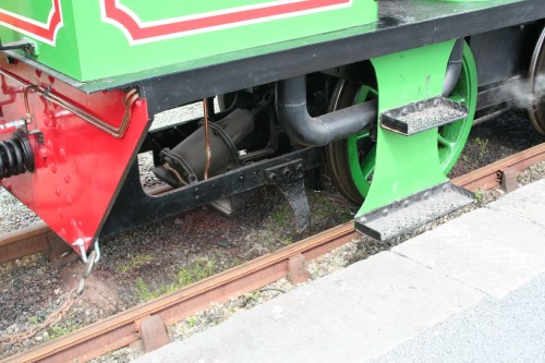 Black thing underneath_resize Unidentified black thing underneath the engine