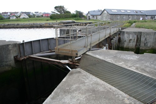Walkway across the upper gates