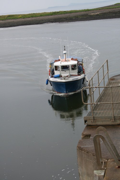 Dolphin Discovery II approaching the lock 2