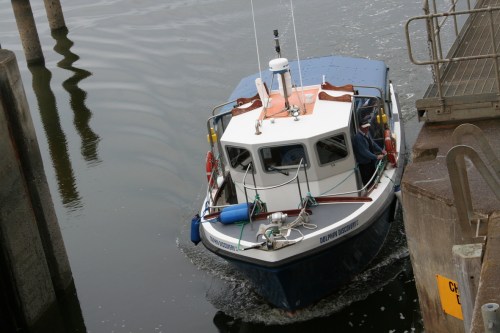 Dolphin Discovery II approaching the lock 3