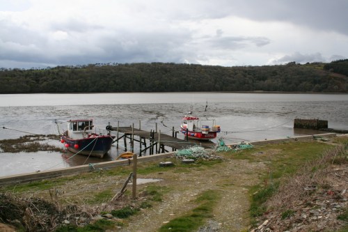 Fishing boats above Barrow Bridge 05_resize Fishing-boats on the east bank a little way above Barrow bridge