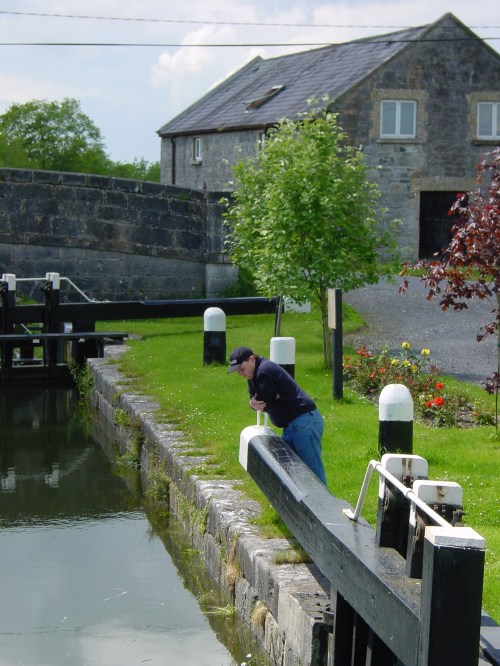 You can just about see the gate collar here