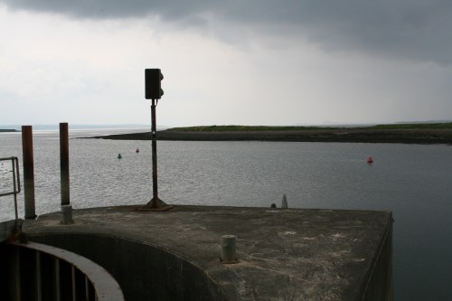 Navigation marks immediately outside the lock