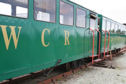 Off sides of carriages_resize The off sides (non-platform sides) of the carriages