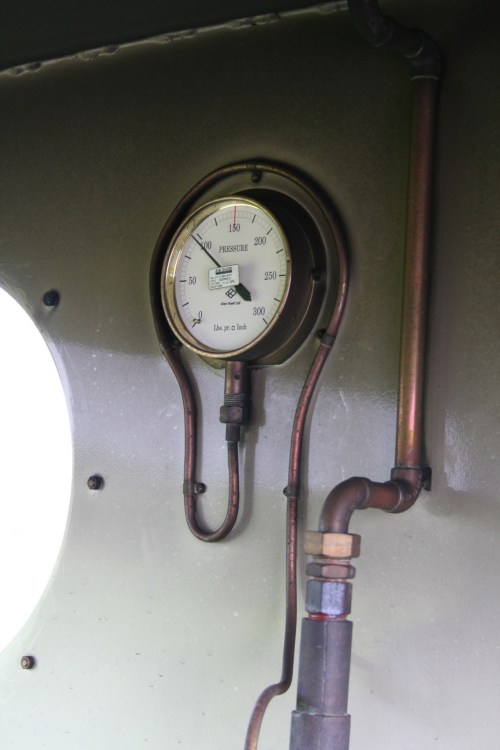 Pressure gauge_resize The steam pressure gauge