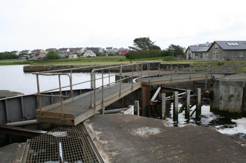 Lock full; gates almost ready to open