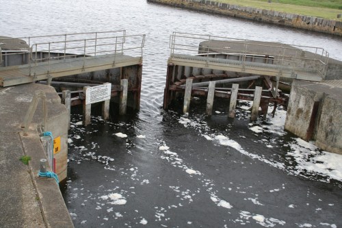 Gates opening (2009)
