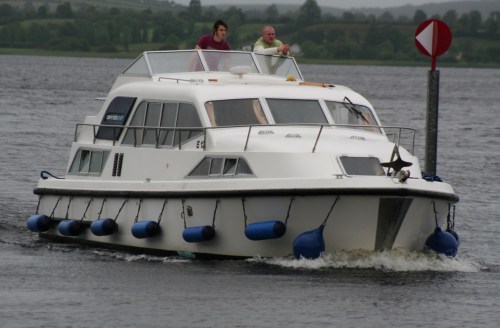 10 CarrickCraft E12 enters Dromod after rescue_resize The rescued boat (or so I guess)