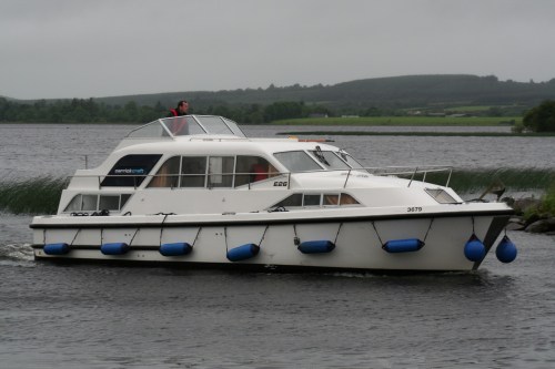 11 CarrickCraft E26 returns to Dromod after rescue_resize The rescuer