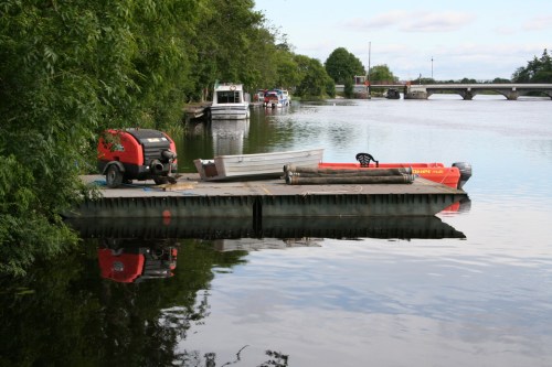 ... leaving room for a small Pioner dinghy in the middle