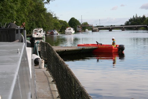 Moving the pontoon alongside 1