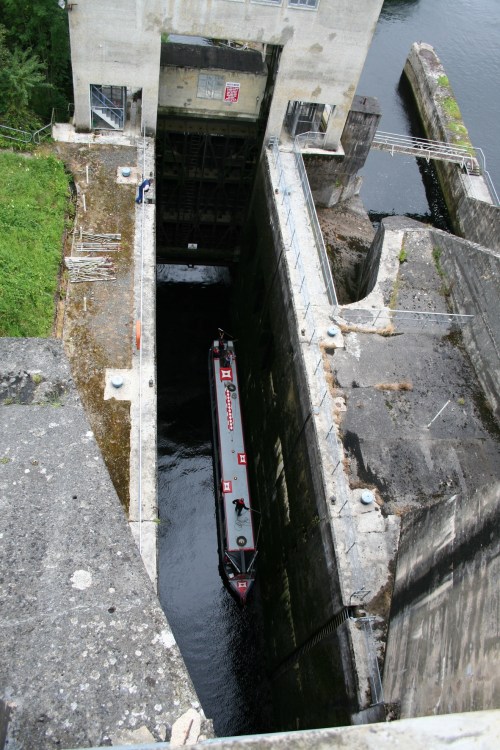 A narrowboat in the lower chamber (2007)