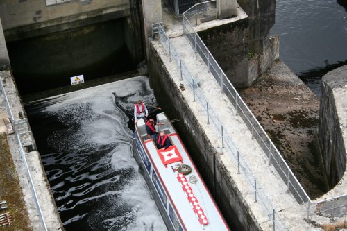 NB Earnest using the wall hooks. Note the spillway on the right