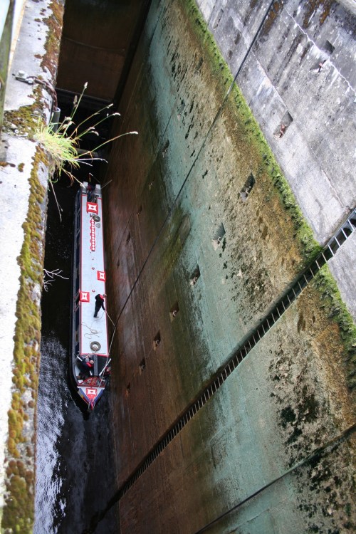 NB Earnest rising in the upper chamber 1 (2007)