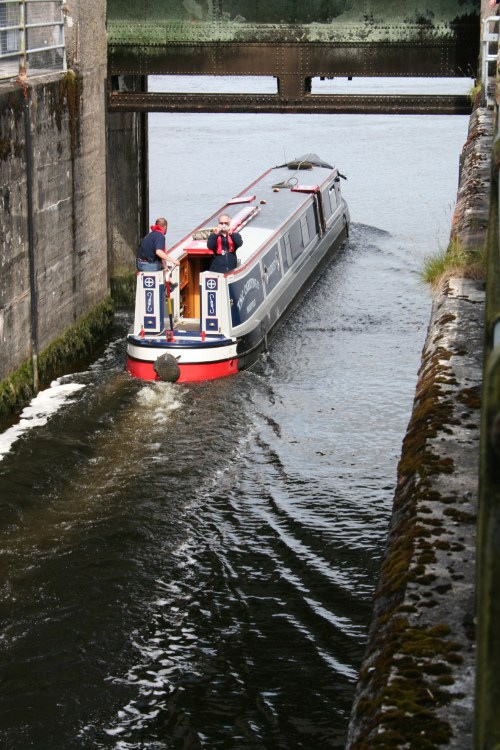Leaving the upper chamber heading upstream (2007)
