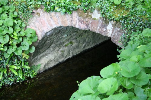 47 Stone and brick_resize Stonework on the tunnel
