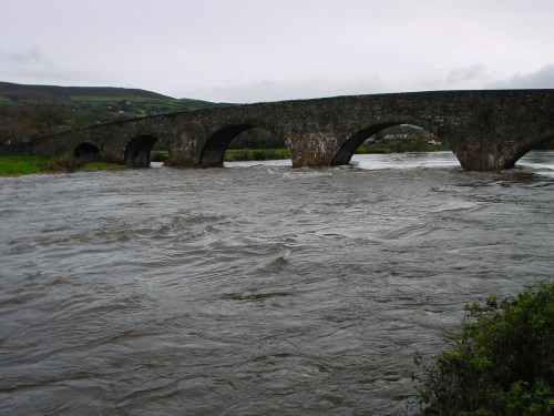 The river below the bridge (2006)