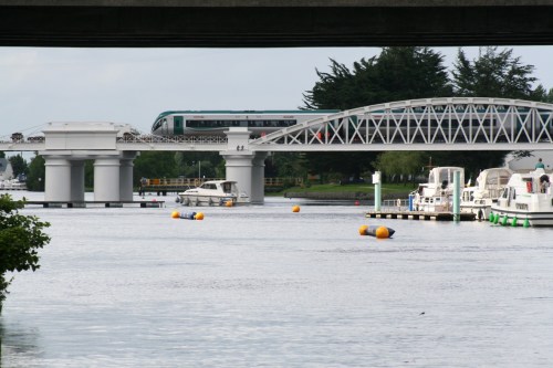 Cruiser navigating around the obstacles_resize A cruiser (seen from downstream) navigating around the obstacles